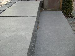 vietnamesische Basalt Blockstufen geflammt